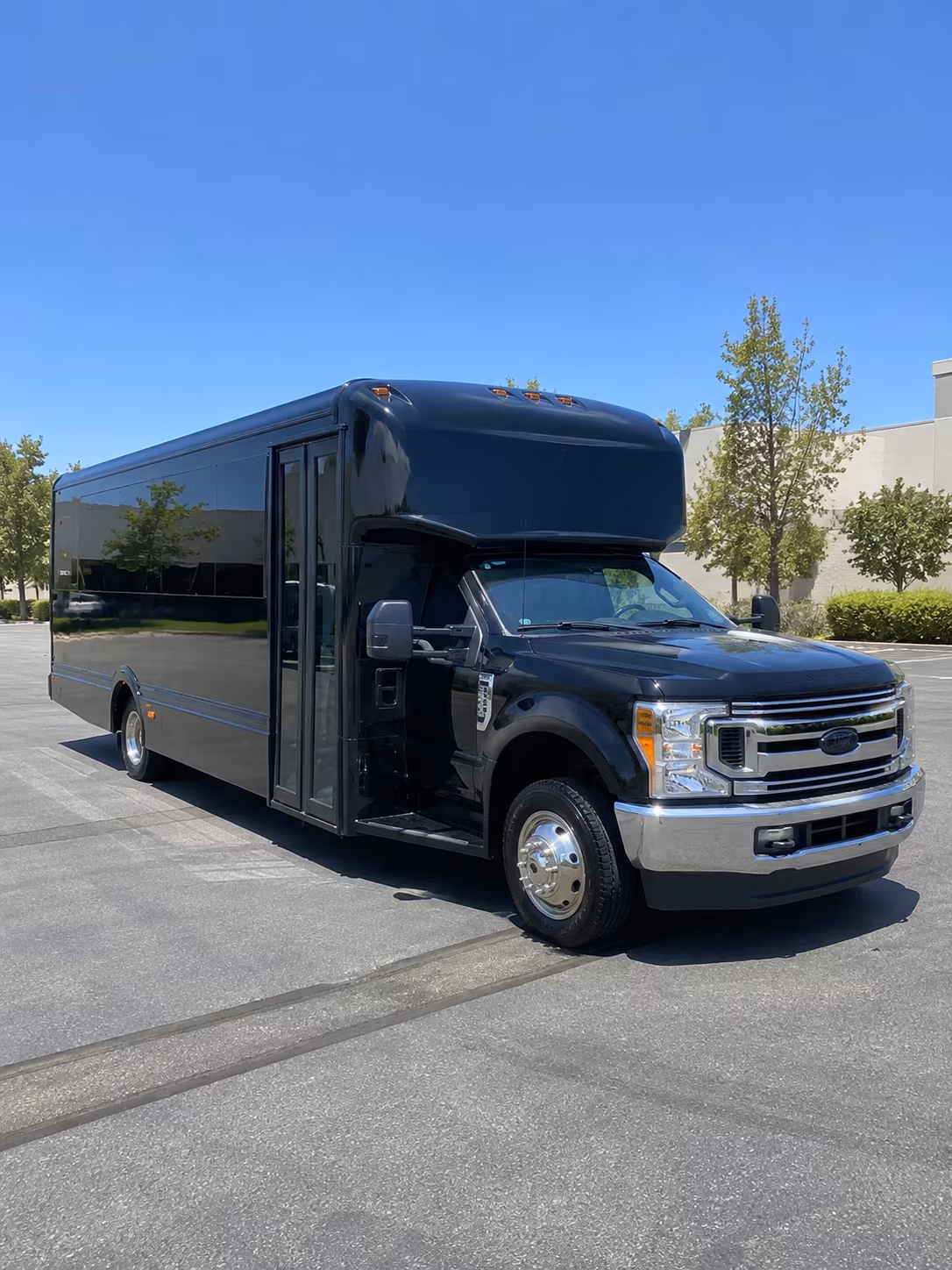 Cincinnati Birthday, Sweet 16, & Quinceañera Party Bus Rentals
