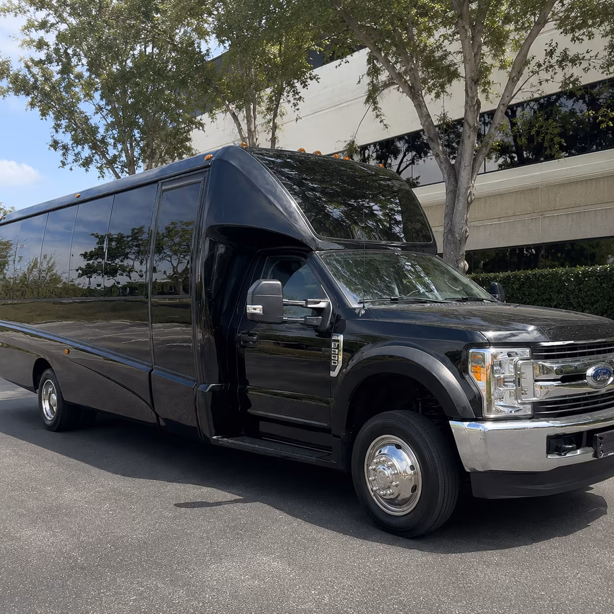 Dayton Birthday, Sweet 16, & Quinceañera Transportation onboard seating