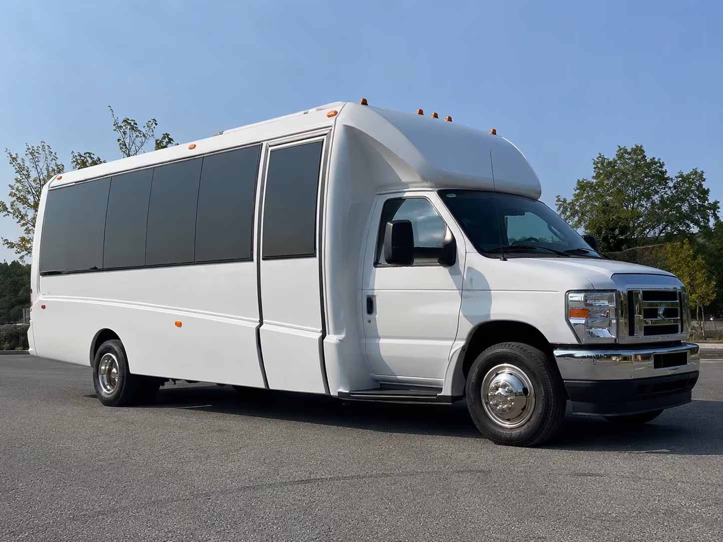 Dayton Winery Tour & Pub Crawl Transportation party bus exterior