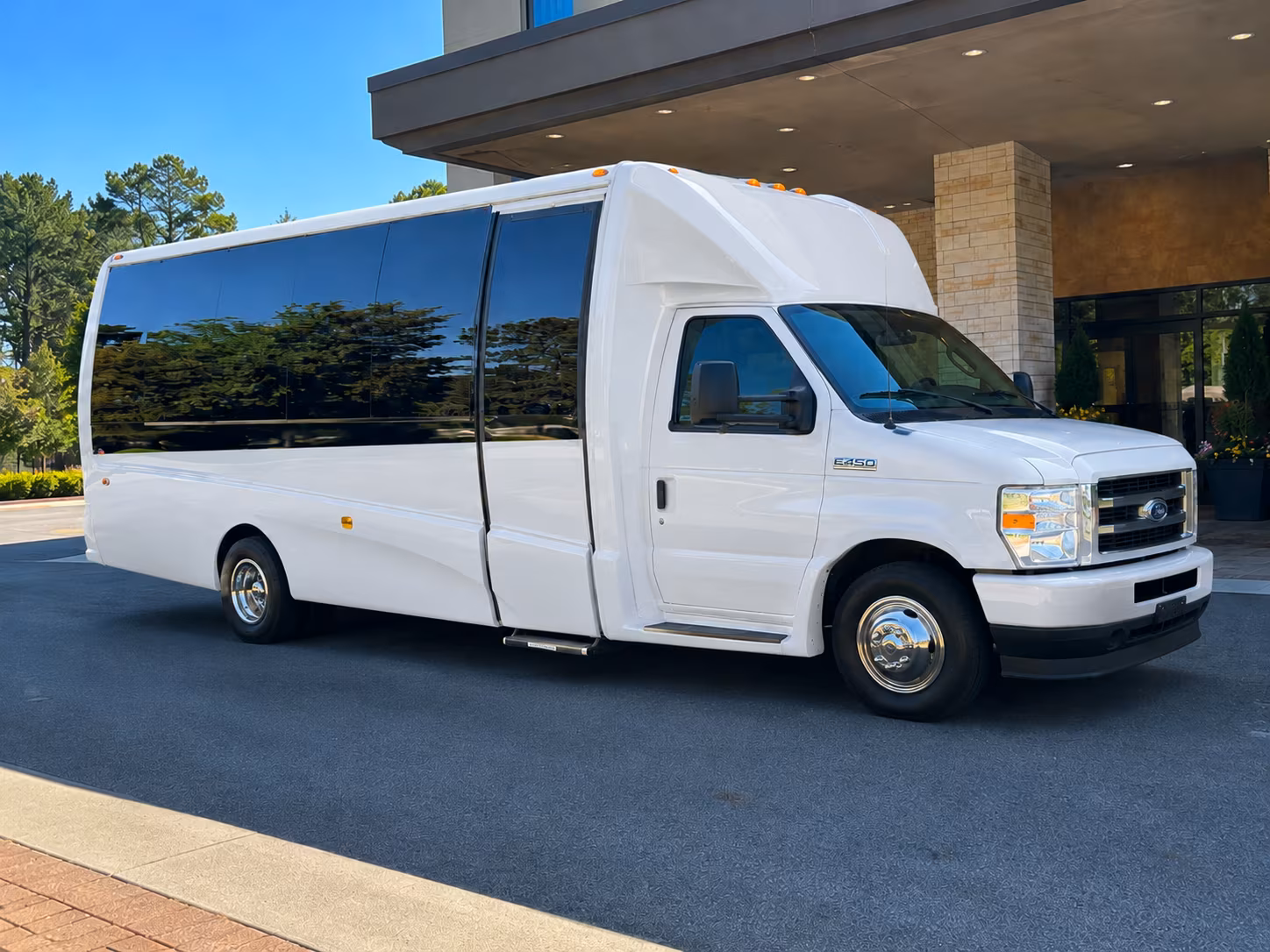 Hamilton Airport Shuttles & Transportation